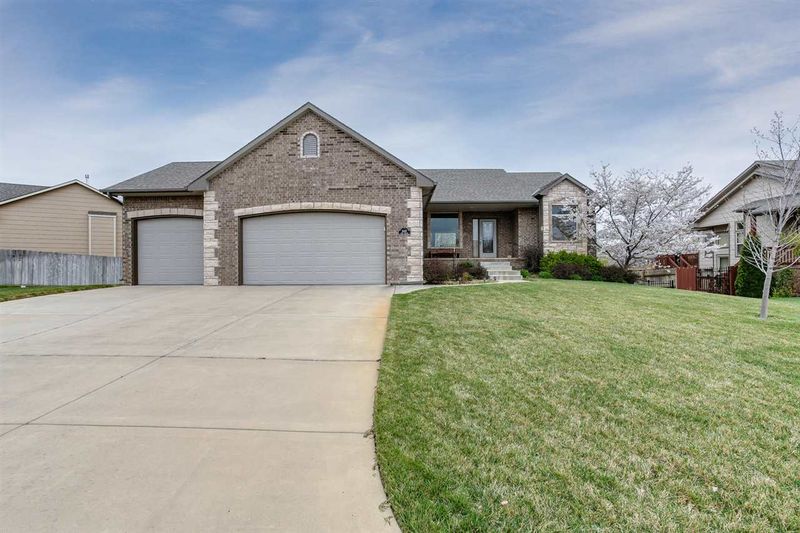 2007 E Quail Hollow St, Derby, KS 67037
