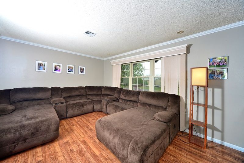 601 Fairview Ave, Newton, KS 67114