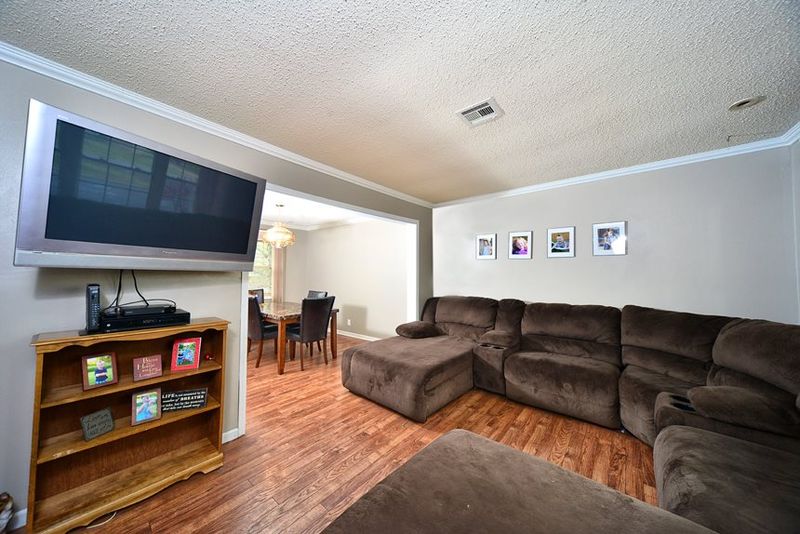 601 Fairview Ave, Newton, KS 67114