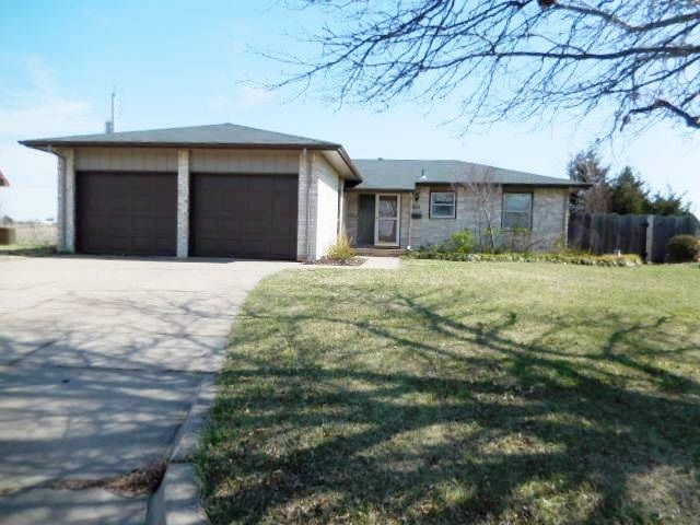 8428 E Lincoln Ct, Wichita, KS 67207