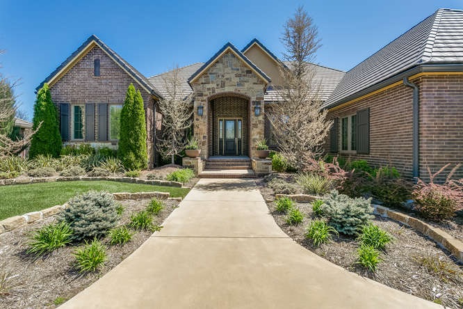 2314 N Lindsay Cir, Wichita, KS 67228