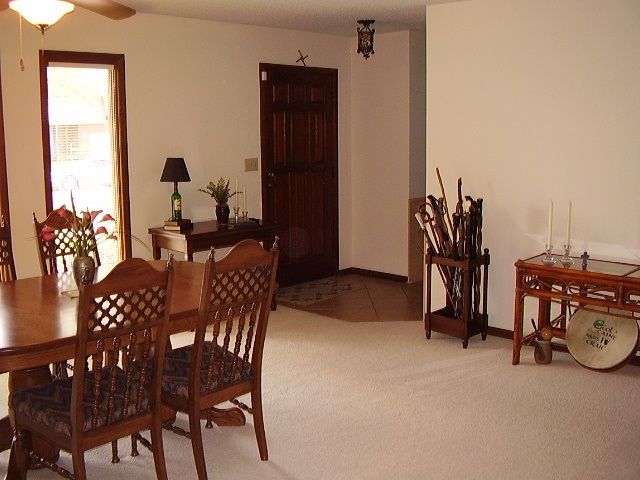 920 Trinity Dr, Newton, KS 67114