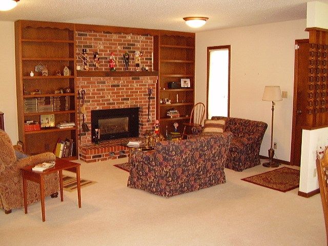 920 Trinity Dr, Newton, KS 67114