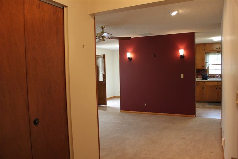 924 S Poplar, Newton, KS 67114