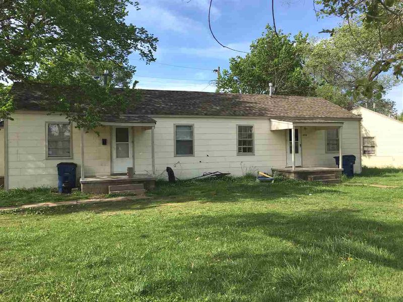 4000-4008 E Ross Pw, Wichita, KS 67210