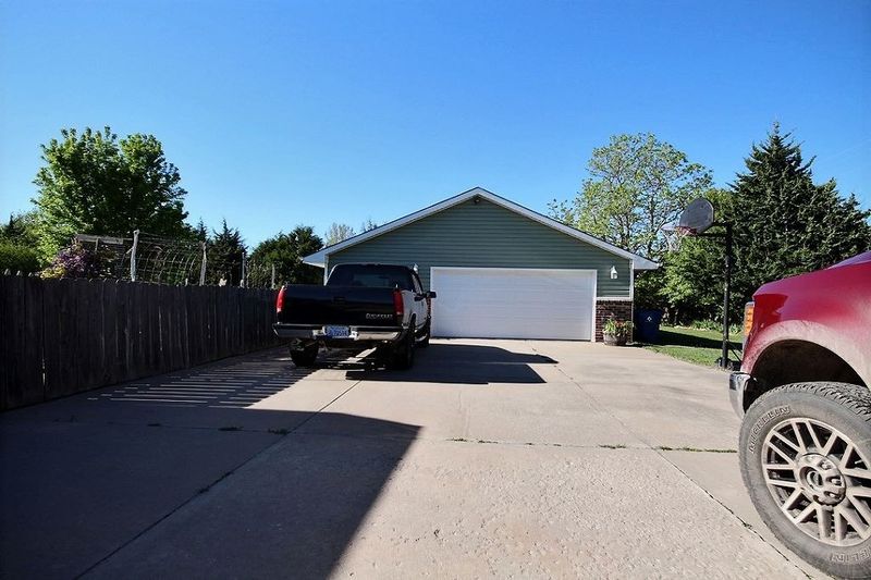 1620 E 85th St S, Haysville, KS 67060