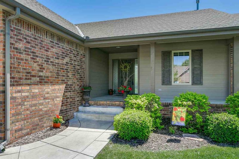 847 E Woodstone Dr, Andover, KS 67002