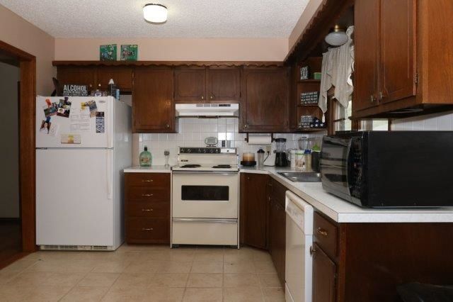 526 E Bridge, Mulvane, KS 67110
