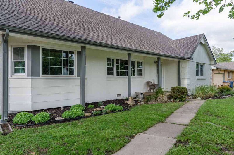 5718 E 41st, Bel Aire, KS 67220