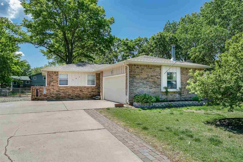 121 W Bernice Marie St, Mulvane, KS 67110