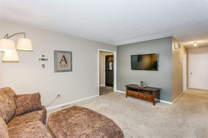 121 W Bernice Marie St, Mulvane, KS 67110