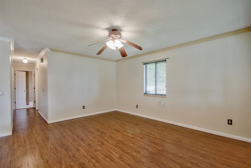 102 W Stewart, Goddard, KS 67052