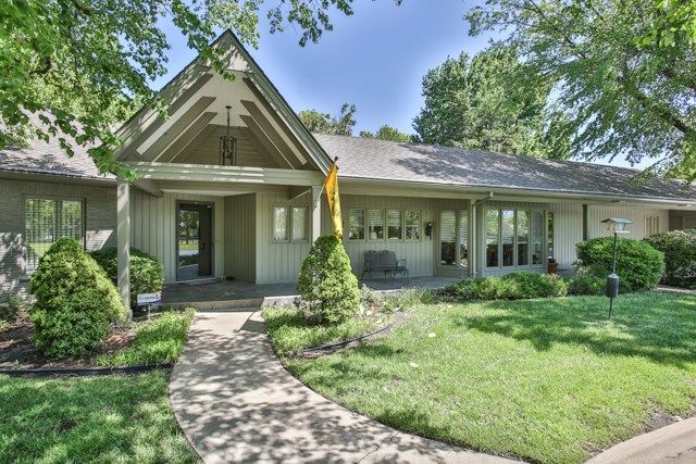 1415 N Spring Dr, Wichita, KS 67208