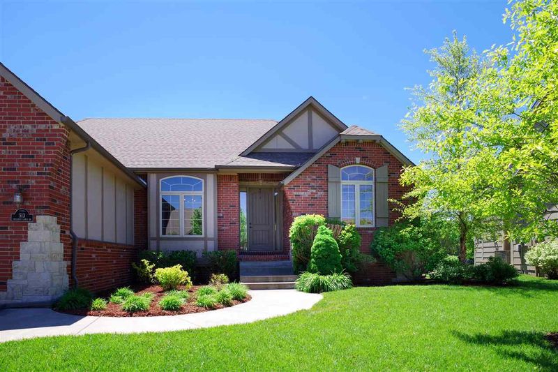 513 Crescent Lakes, Andover, KS 67002