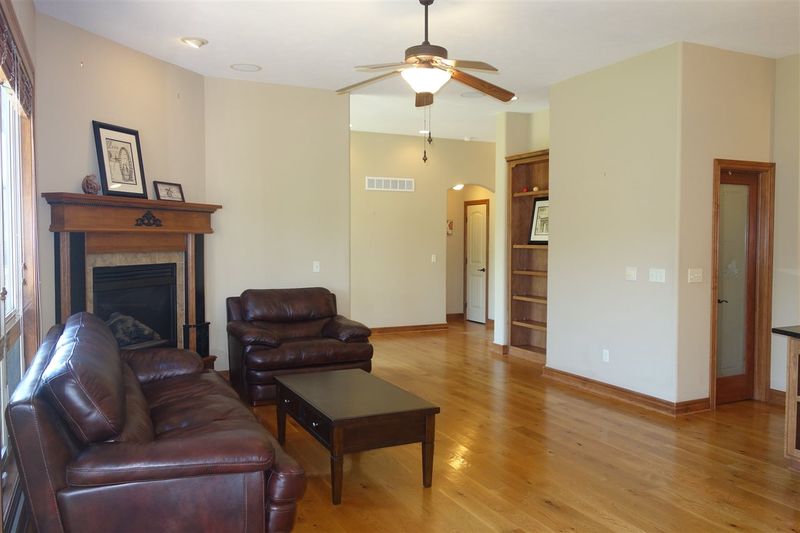 513 Crescent Lakes, Andover, KS 67002
