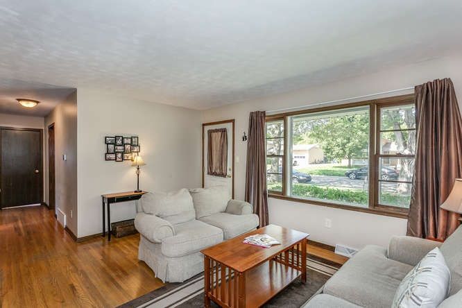 414 S Circle Dr, Derby, KS 67037