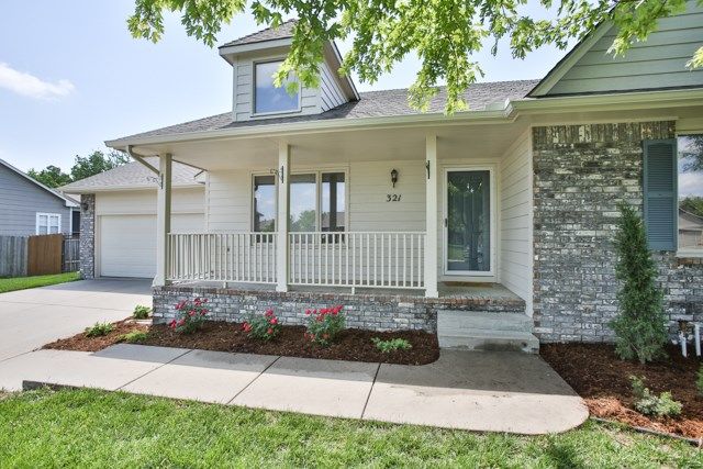 321 W Concord Ct, Andover, KS 67002