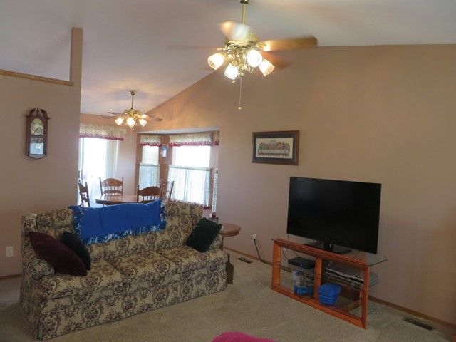 640 E Plantation Rd, Maize, KS 67101