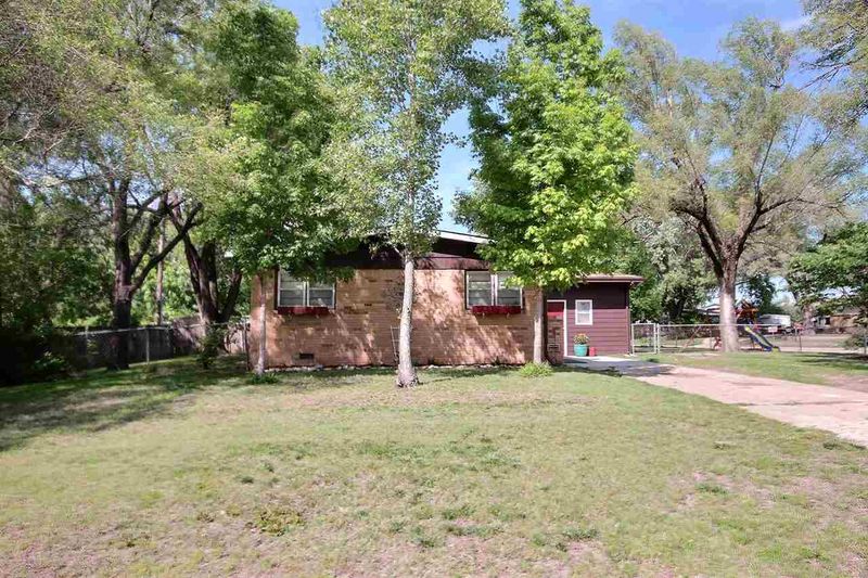 1534 E Beaumont St, Park City, KS 67219