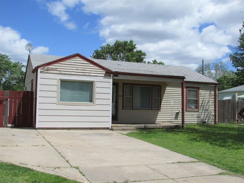 2216 SW Rita, Wichita, KS 67213