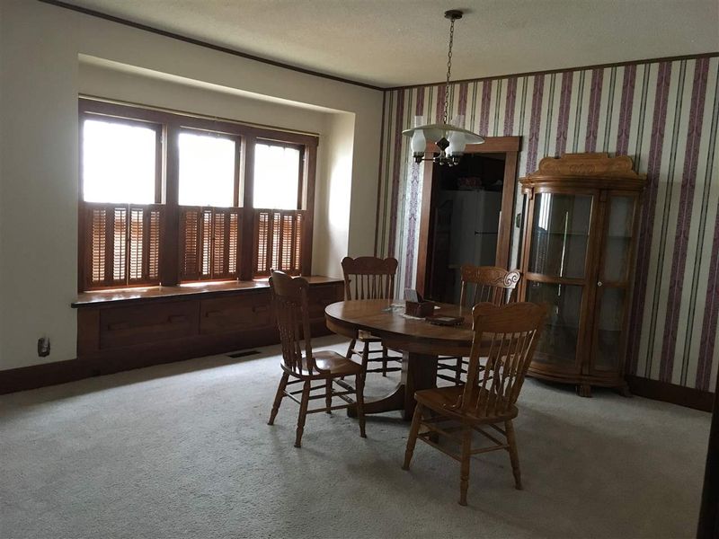 417 W 6th St, Newton, KS 67114
