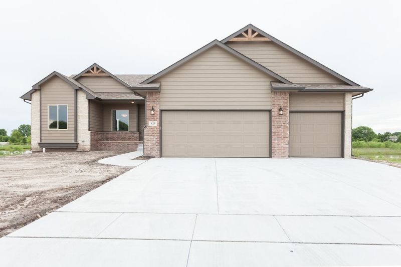 625 Horseshoe Bend, Maize, KS 67101