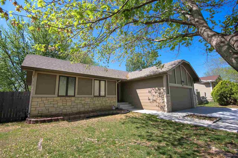 507 E Pecan Ln, Derby, KS 67037