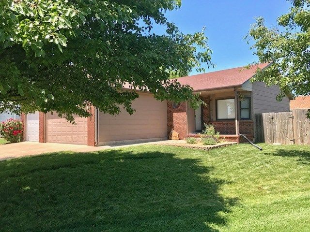 4038 S Boyd Ct, Wichita, KS 67215