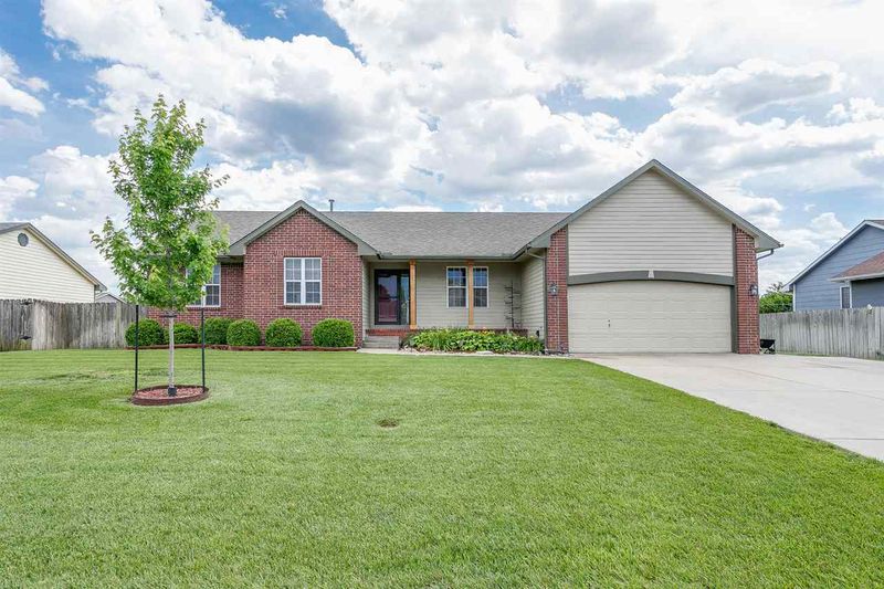 529 E Plumwood, Rose Hill, KS 67133