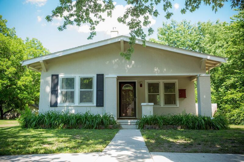 510 Santa Fe, Halstead, KS 67056