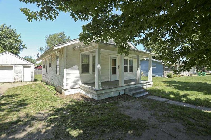 539 N Ash Ave, Valley Center, KS 67147
