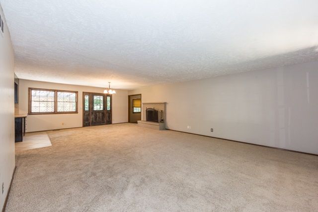 8230 E Tamarac Ln, Wichita, KS 67206