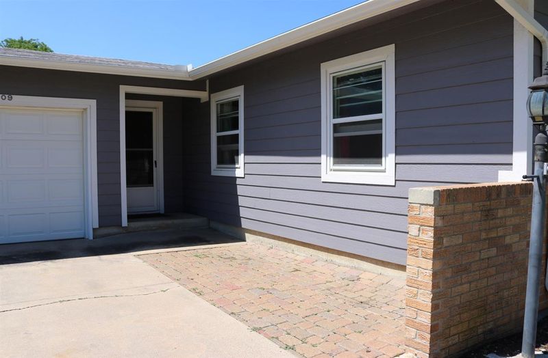 309 SW 9th, Newton, KS 67114