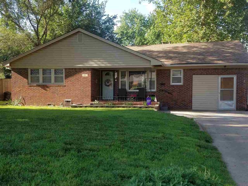 207 E English, Mulvane, KS 67110