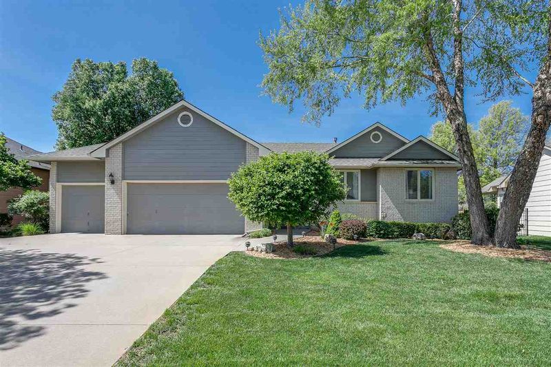 1407 N Broadmoor St, Derby, KS 67037