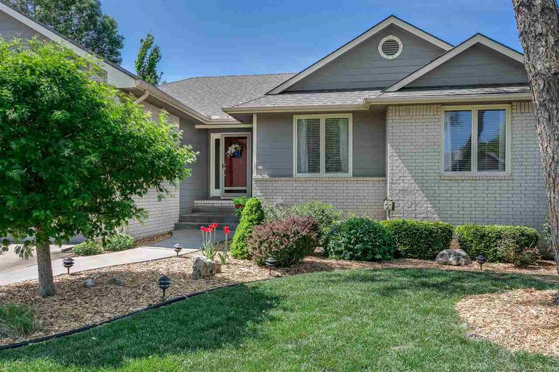 1407 N Broadmoor St, Derby, KS 67037