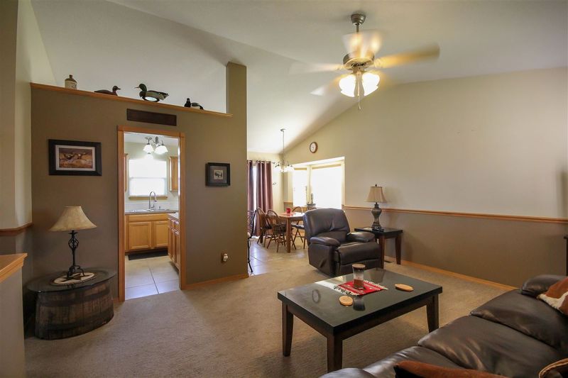 822 E Peach Ave, Haysville, KS 67060