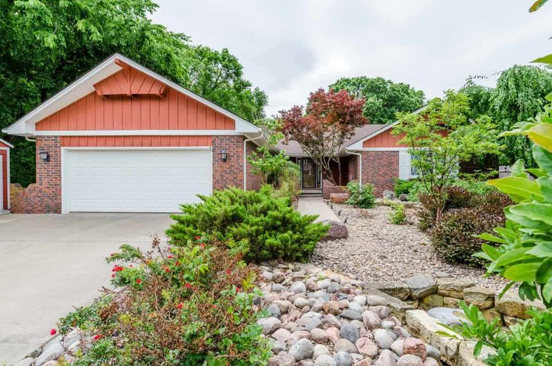 1213 E Brook Forest Ct, Derby, KS 67037-2101