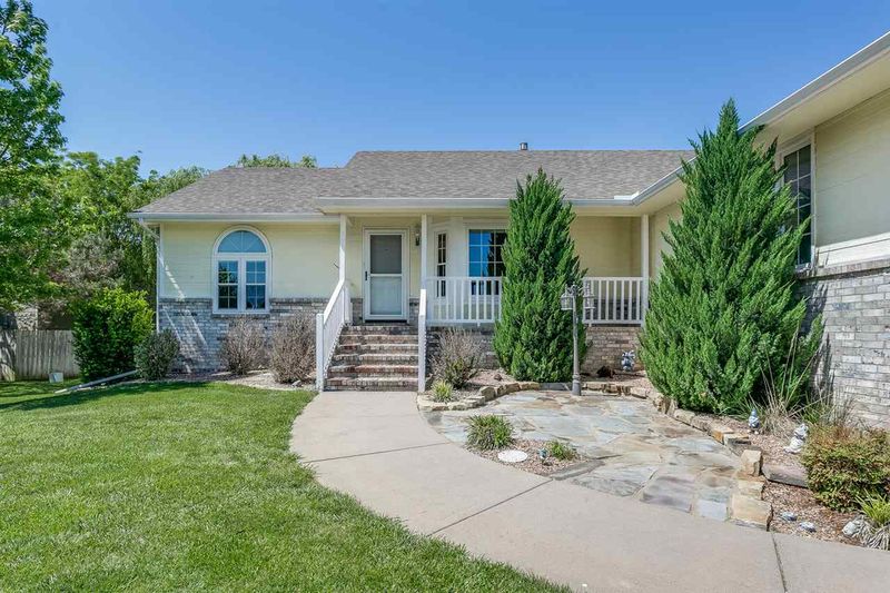 1337 S Gasaway Dr, Derby, KS 67037