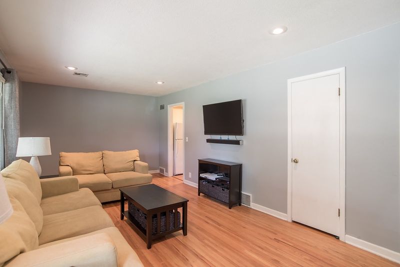 726 N El Paso Dr, Derby, KS 67037-0692