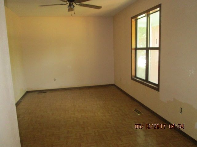 6705 E 40th N, Wichita, KS 67226-2406
