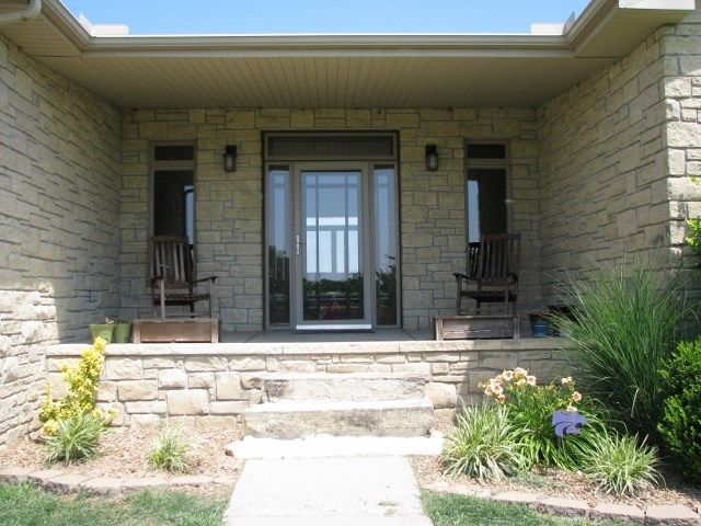 19508 101st Rd, Winfield, KS 67156