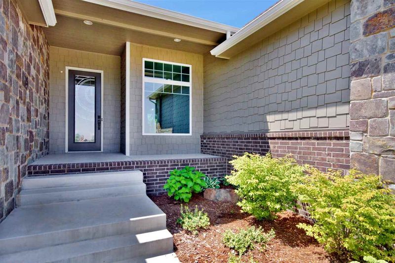 5917 E Wildfire, Bel Aire, KS 67220