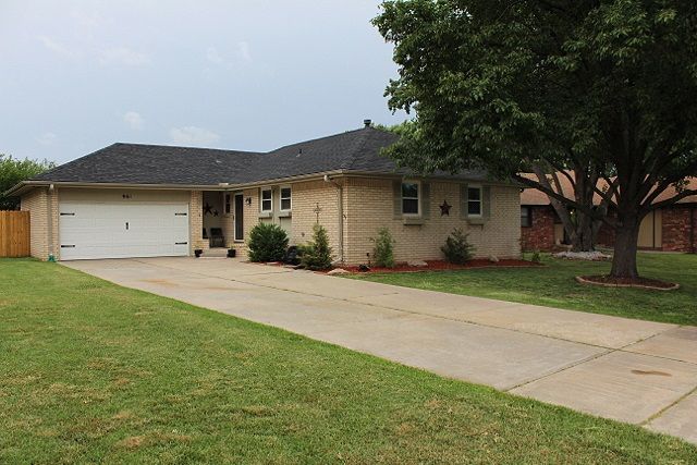 961 S Cypress, Wichita, KS 67207