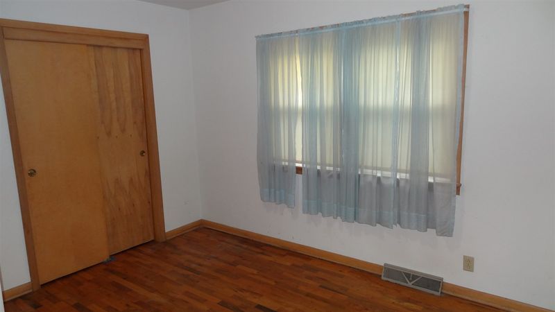 615 SE 4th, Newton, KS 67114