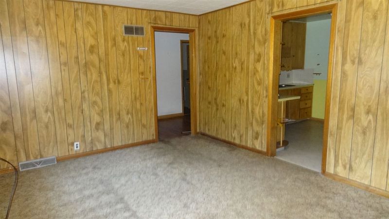 615 SE 4th, Newton, KS 67114