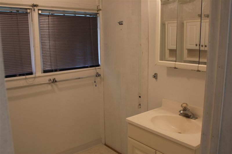 428 E 8th, Newton, KS 67114