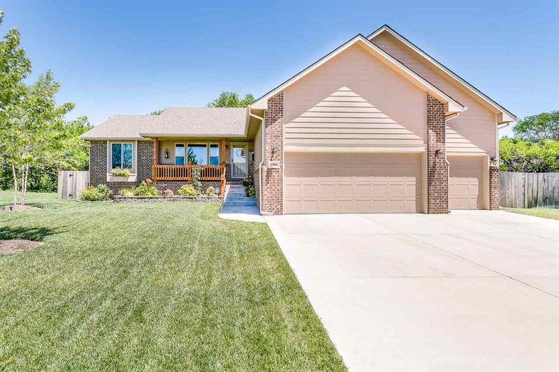 1506 E Splitwood Way, Derby, KS 67037
