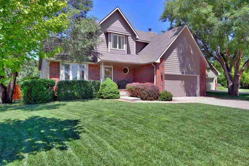 303 N Cactus Ct, Andover, KS 67002-9252