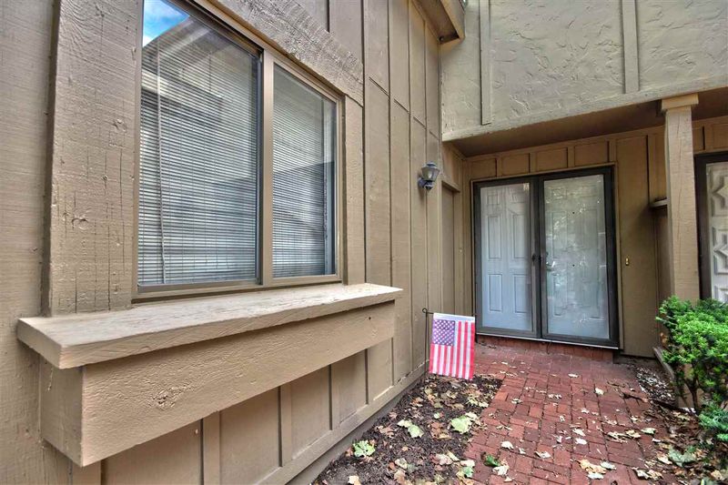 8201 E Harry St Apt 803, Wichita, KS 67207